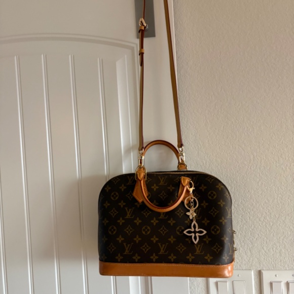 Authentic Louis Vuitton Monogram Alma Hand Bag Purse Crossbody & Charm & Twilly - Picture 11 of 15